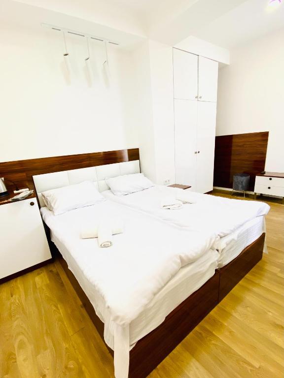 Three rooms in Vera room 2