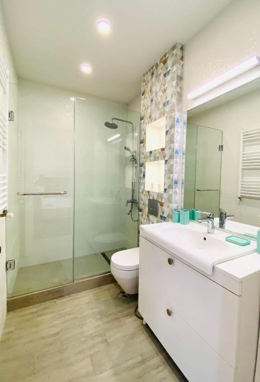 Three rooms in Vera room 6